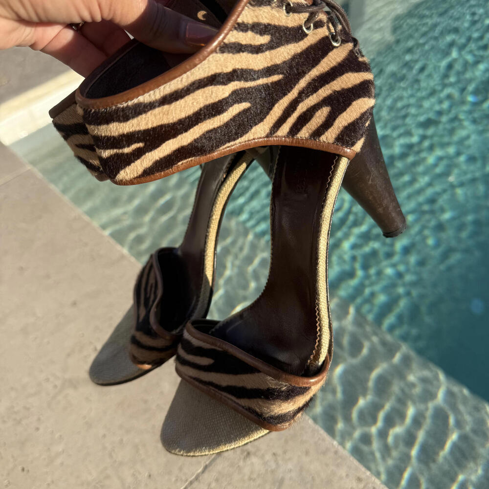 Vintage Max Mara Women's Zebra Print Ankle Strap Sandals 2005 - Picture 6 of 9